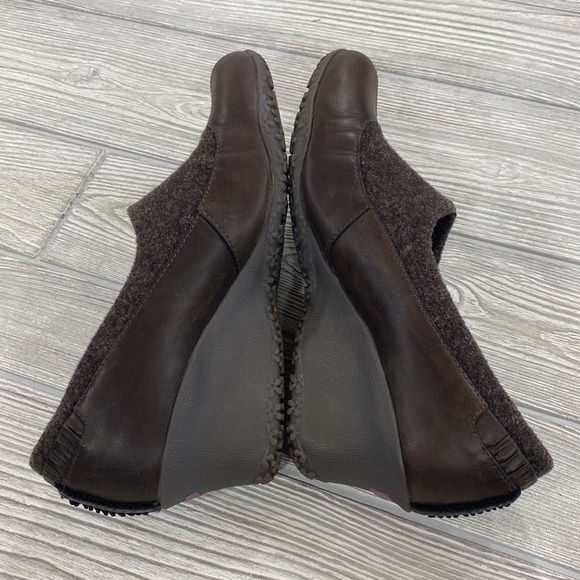 Merrell Tulip Espresso Brown Wool and Leather Wedges - sz 9.5 - Picture 6 of 9